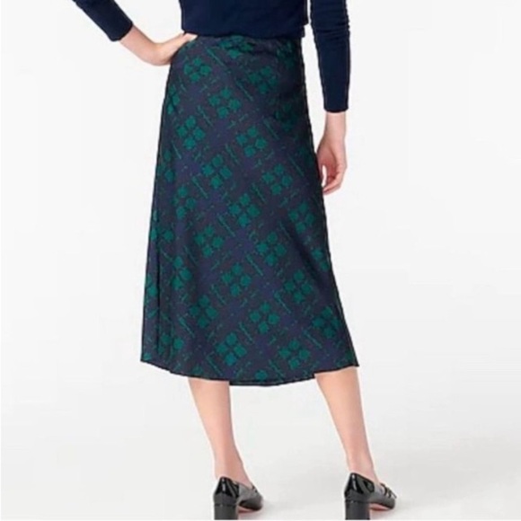J. Crew Pull-On Matte Satin Slip Midi Skirt Black Watch Tartan Sz S Preppy - Picture 11 of 13